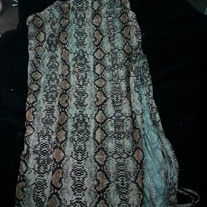 Reptile Habitat Liner - Brown and Black Skirt with Slit